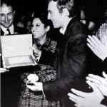 James Aragall receiving the gold medal of the Lyceum and the plate as the best tenor of the 1966-1967 season, Barcelona Radio award 